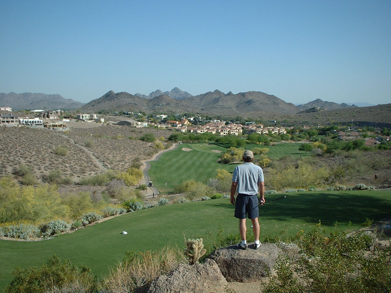 You need a parachute to get to this fairway.jpg 137.9K